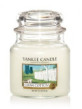VONNÁ SVÍČKA YANKEE CANDLE CLEAN COTTON CLASSIC STŘEDNÍ