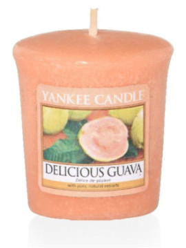 VONNÁ SVÍČKA YANKEE CANDLE DELICIOUS GUAVA VOTIVNÍ